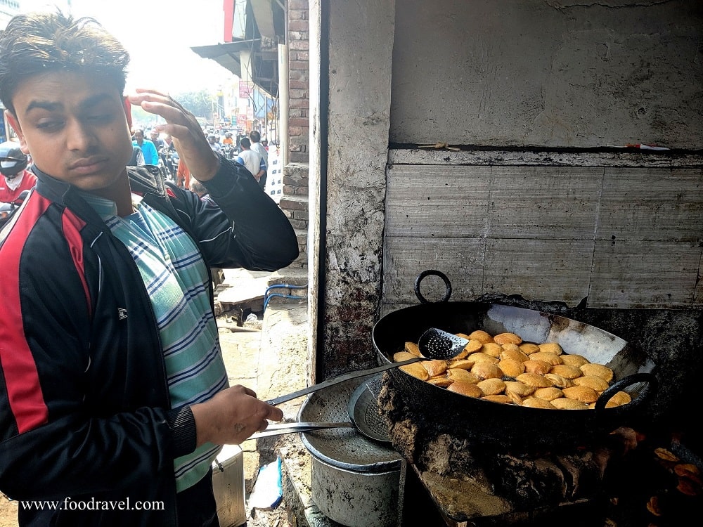 Deviram Sweets – the Famous Breakfast Joint of Agra - FoodRavel