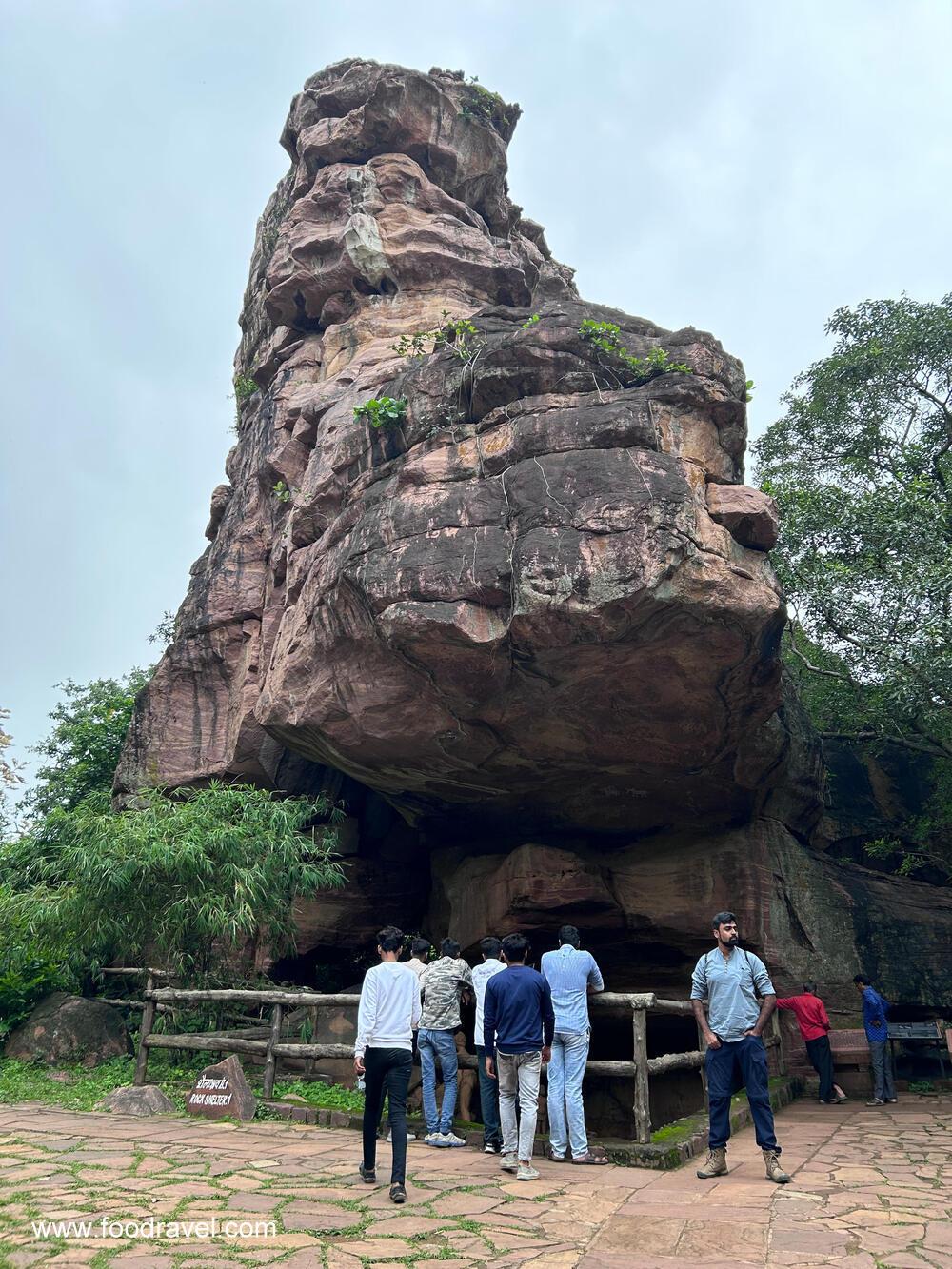 bhimbekta caves