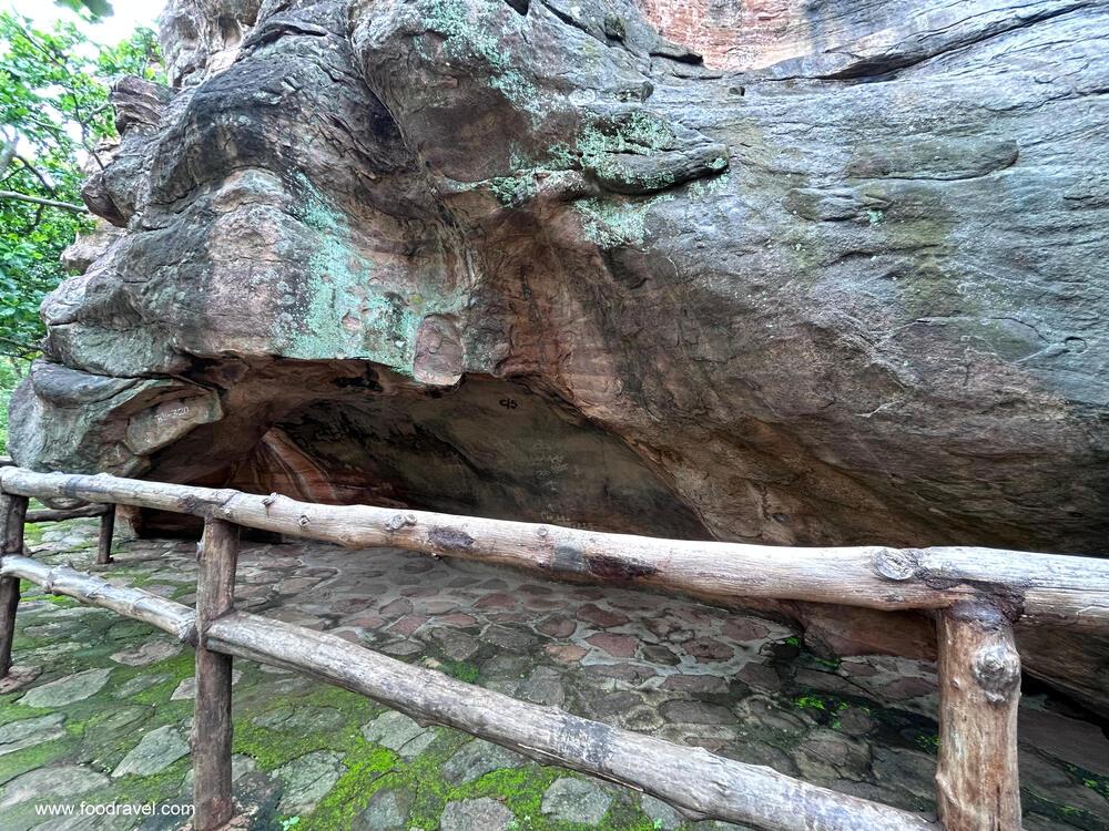 bhimbekta rock shelter