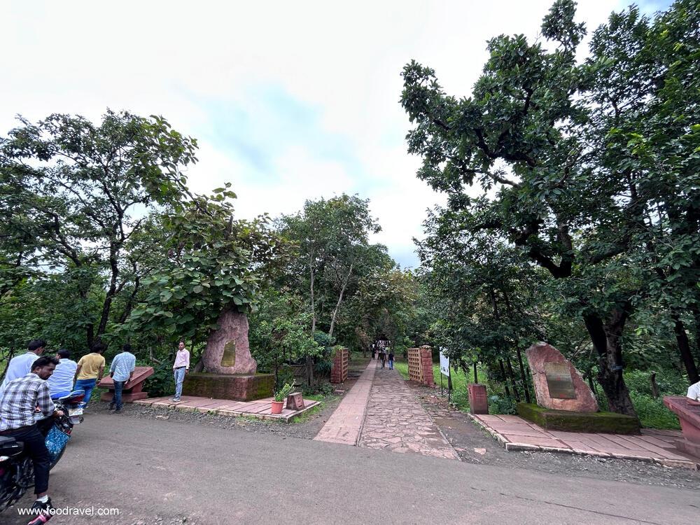 bhimbekta caves